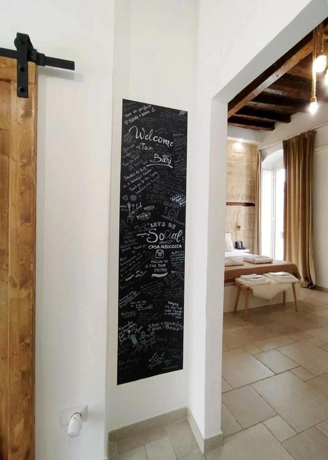 Appartement Casa Albicocca - In The Heart Of The Old Town à Bari Extérieur photo