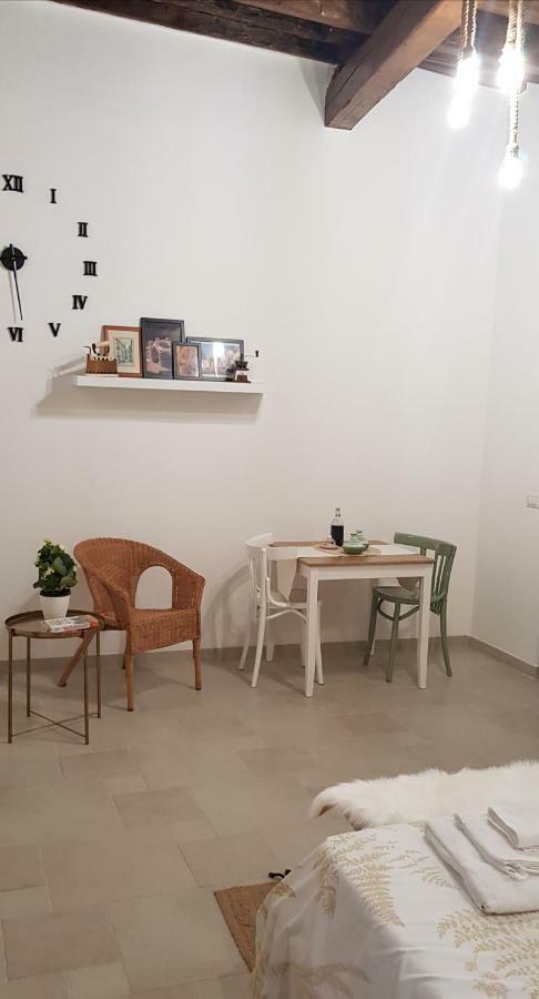 Appartement Casa Albicocca - In The Heart Of The Old Town à Bari Extérieur photo